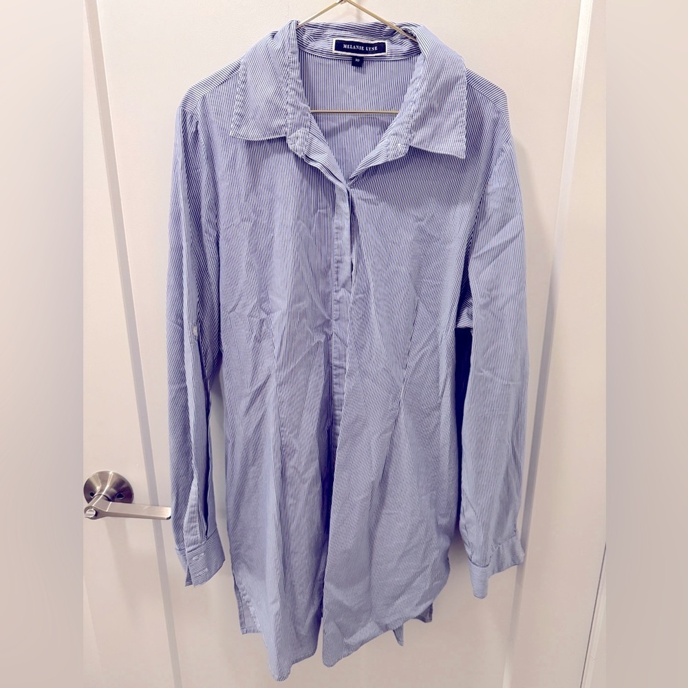 Melanie Lyne long fitted adjusted slim fit dress shirt with pockets
